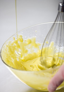 By mixing milk and oik, a milk-based mayonnaise can be produced.
